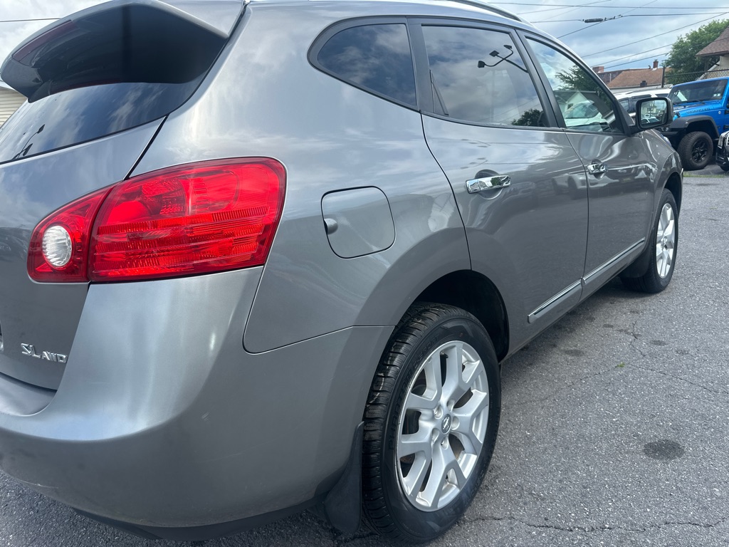 Photo 32 of this NISSAN ROGUE SL