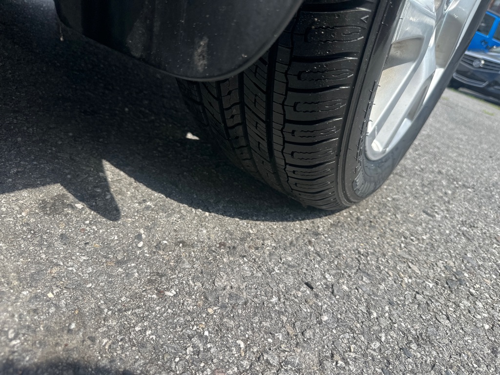 Photo 11 of this NISSAN ROGUE SL