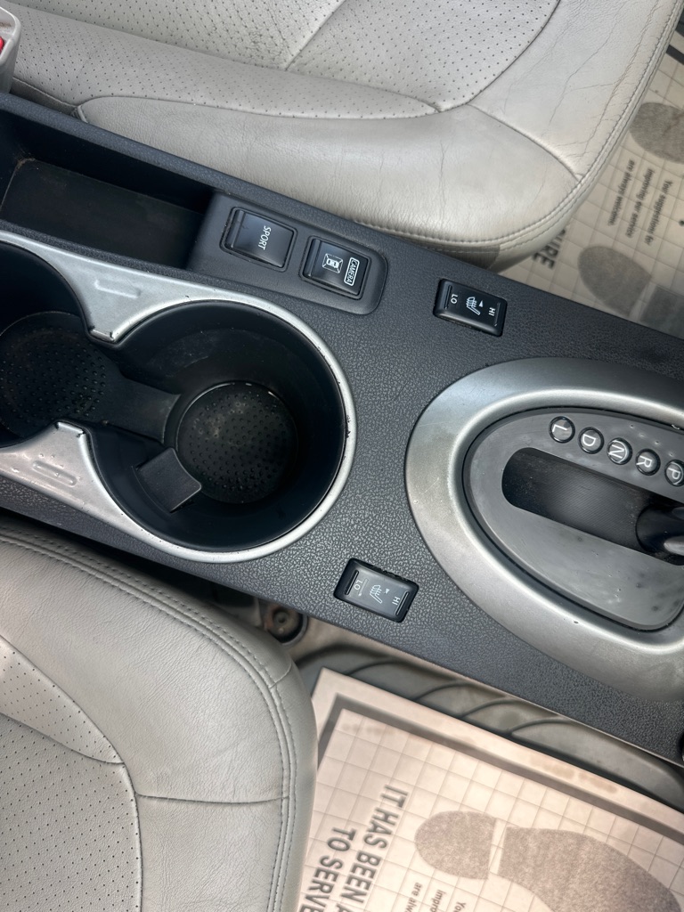Photo 28 of this NISSAN ROGUE SL