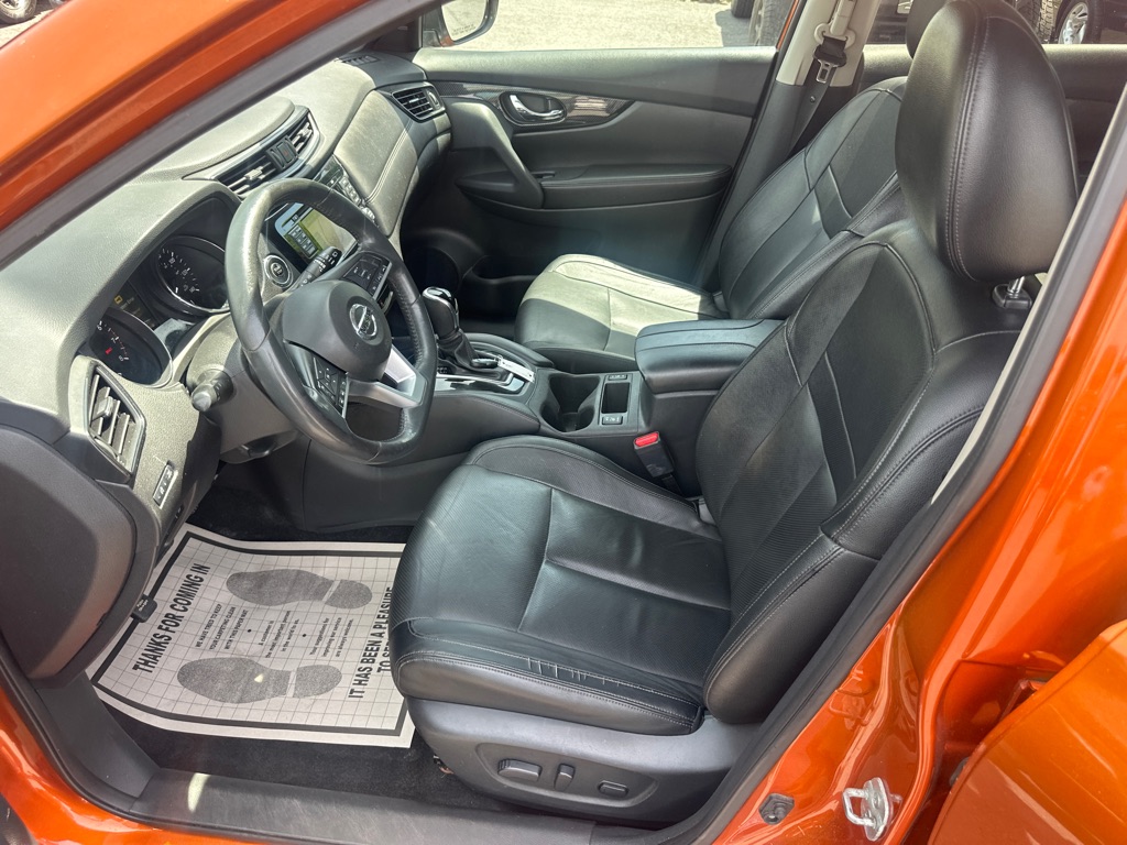 Photo 13 of this NISSAN ROGUE SL