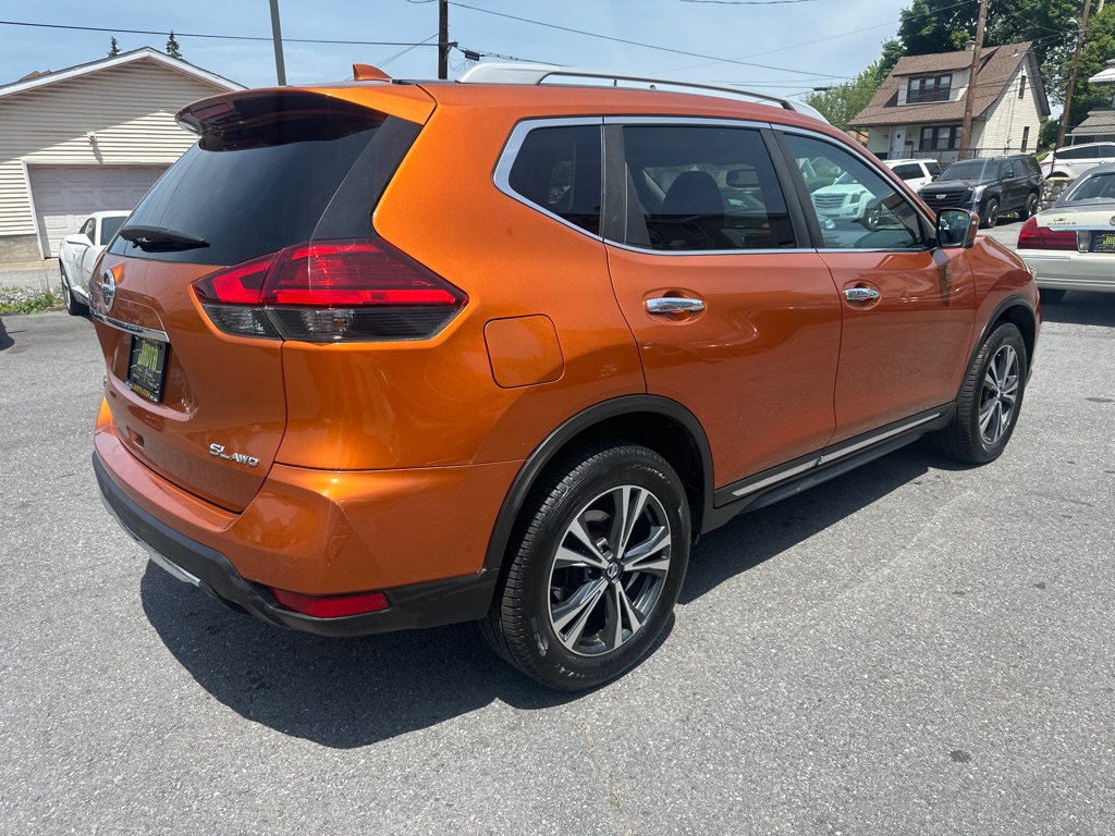 Photo 4 of this NISSAN ROGUE SL