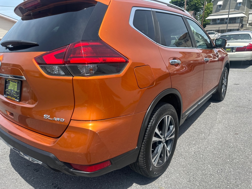 Photo 53 of this NISSAN ROGUE SL