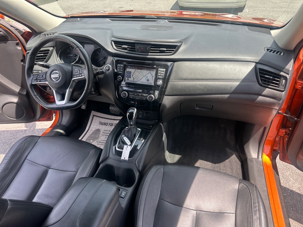 Photo 24 of this NISSAN ROGUE SL