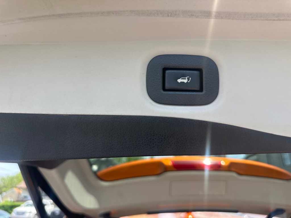 Photo 20 of this NISSAN ROGUE SL