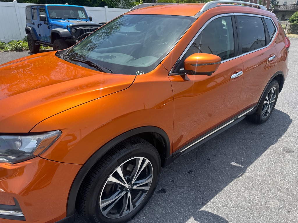 Photo 8 of this NISSAN ROGUE SL
