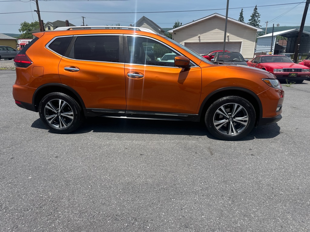 Photo 3 of this NISSAN ROGUE SL