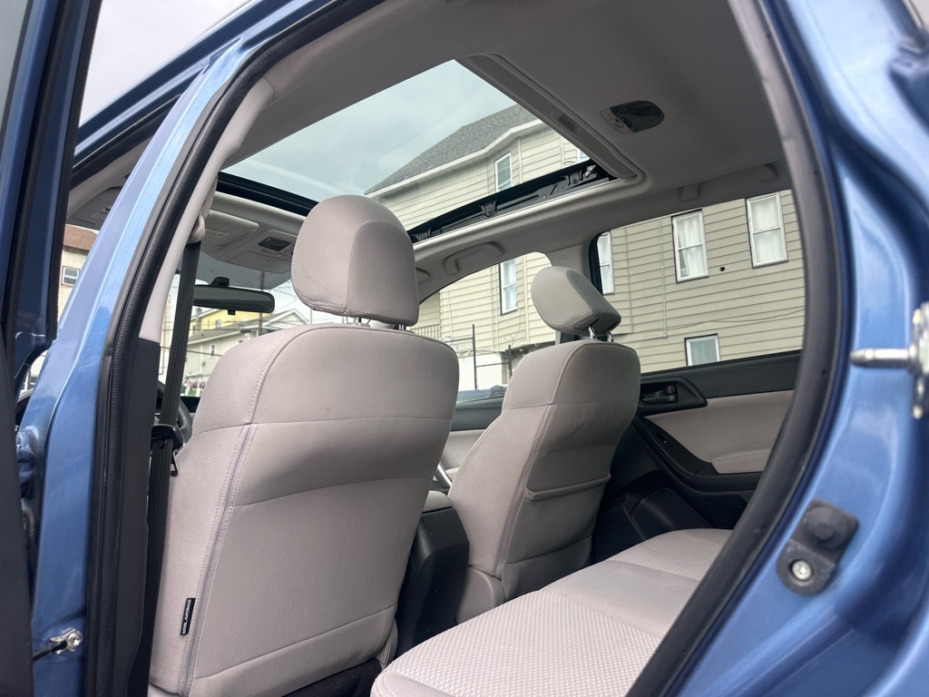 Photo 15 of this SUBARU FORESTER