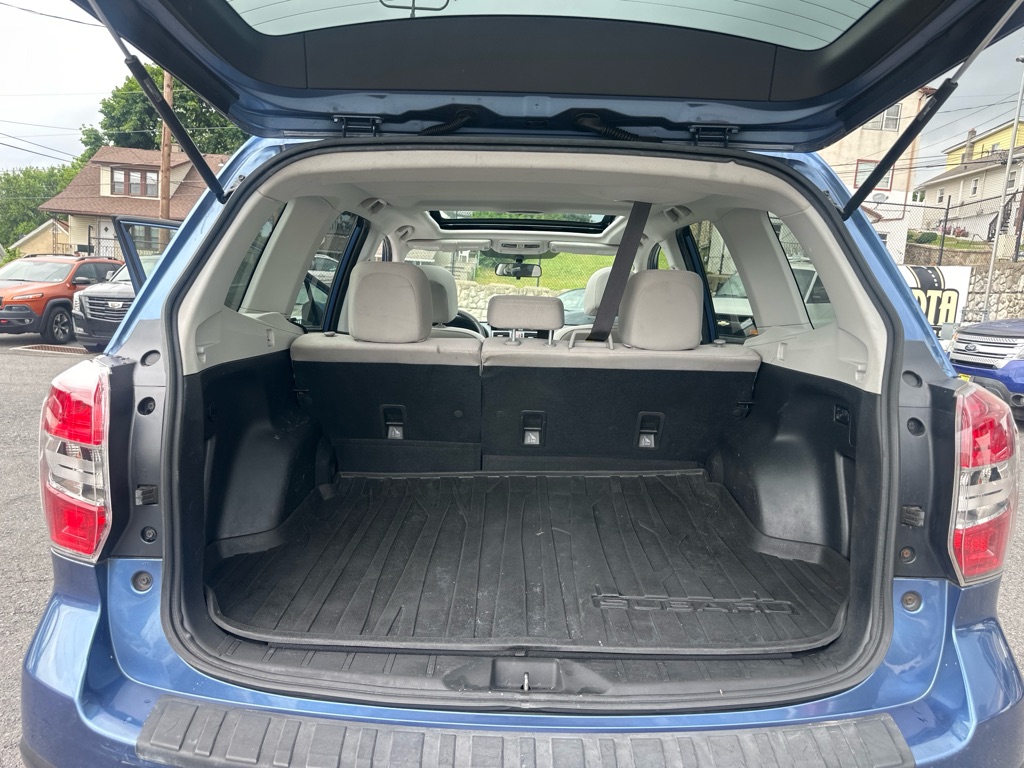 Photo 18 of this SUBARU FORESTER