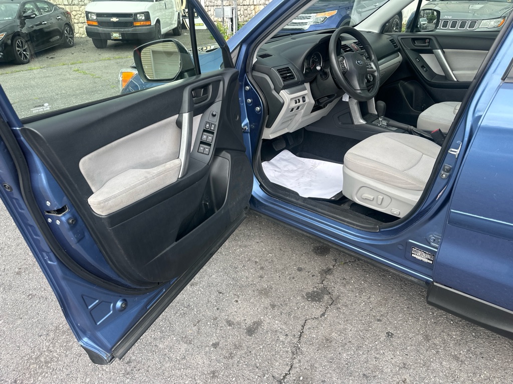 Photo 11 of this SUBARU FORESTER