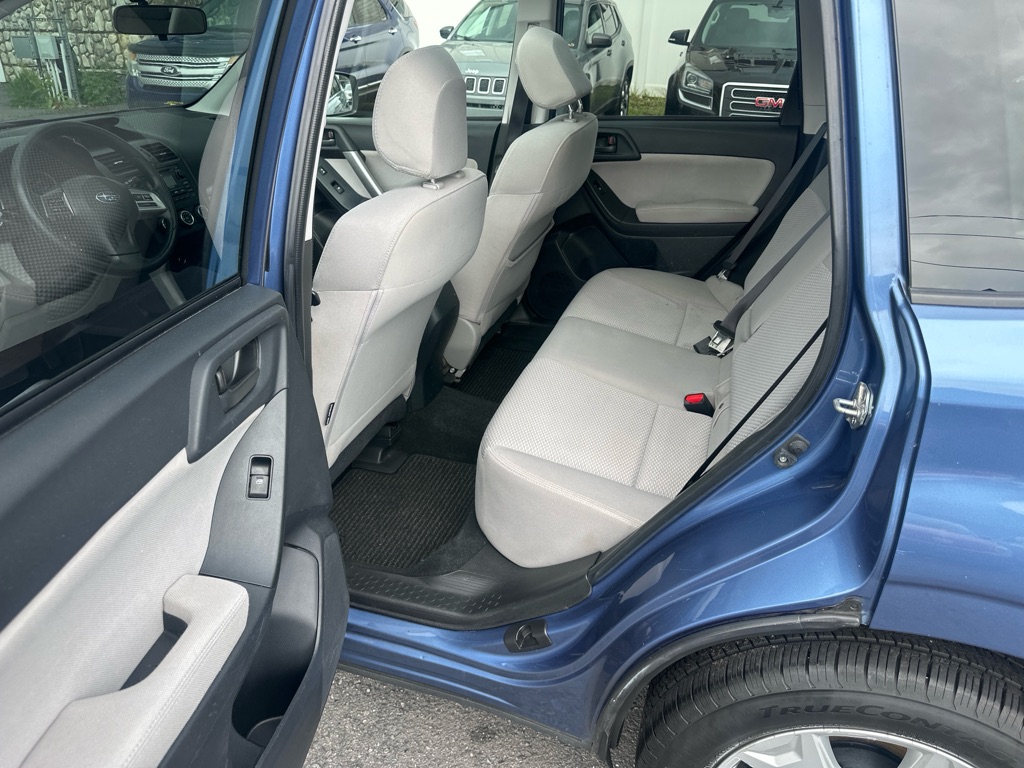 Photo 14 of this SUBARU FORESTER