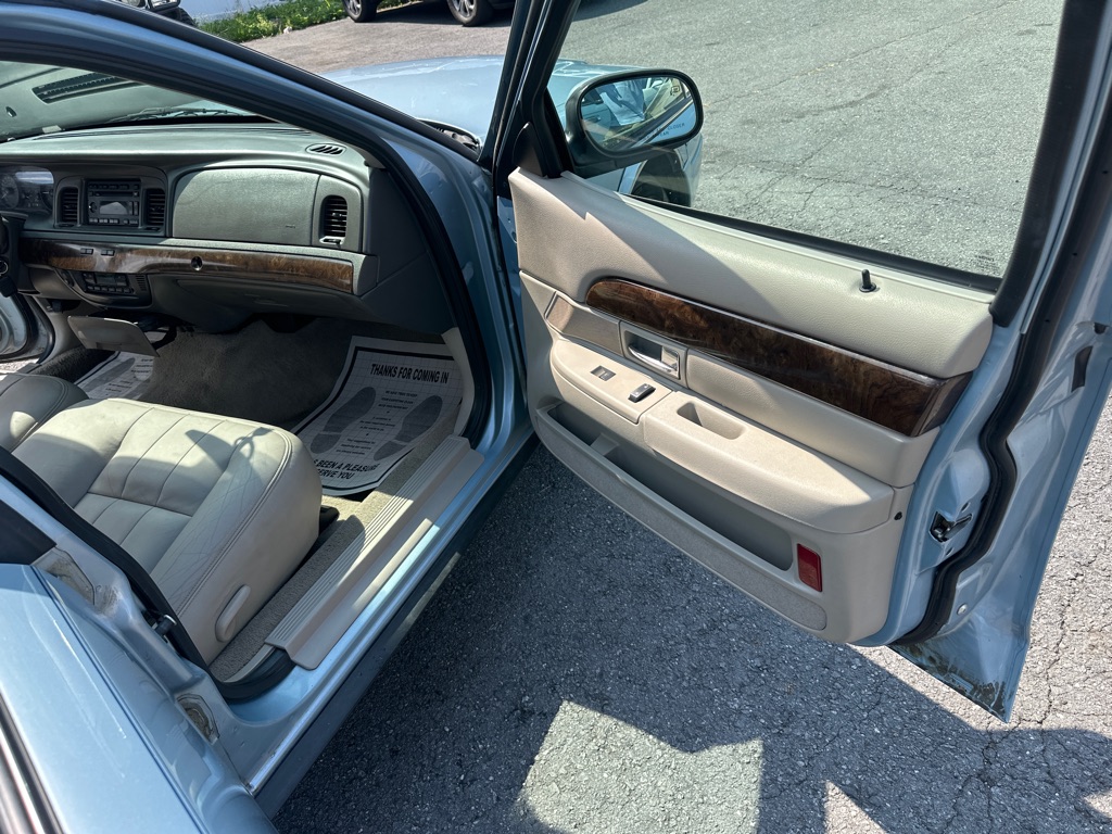 Photo 25 of this MERCURY GRAND MARQUIS