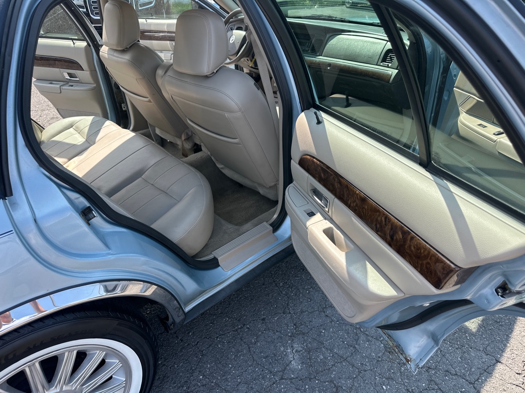 Photo 18 of this MERCURY GRAND MARQUIS
