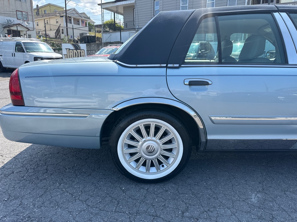 Photo 7 of this MERCURY GRAND MARQUIS