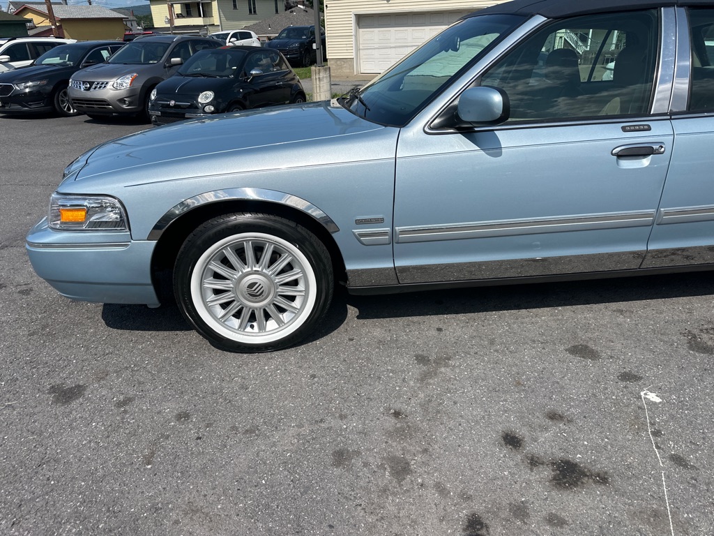 Photo 10 of this MERCURY GRAND MARQUIS