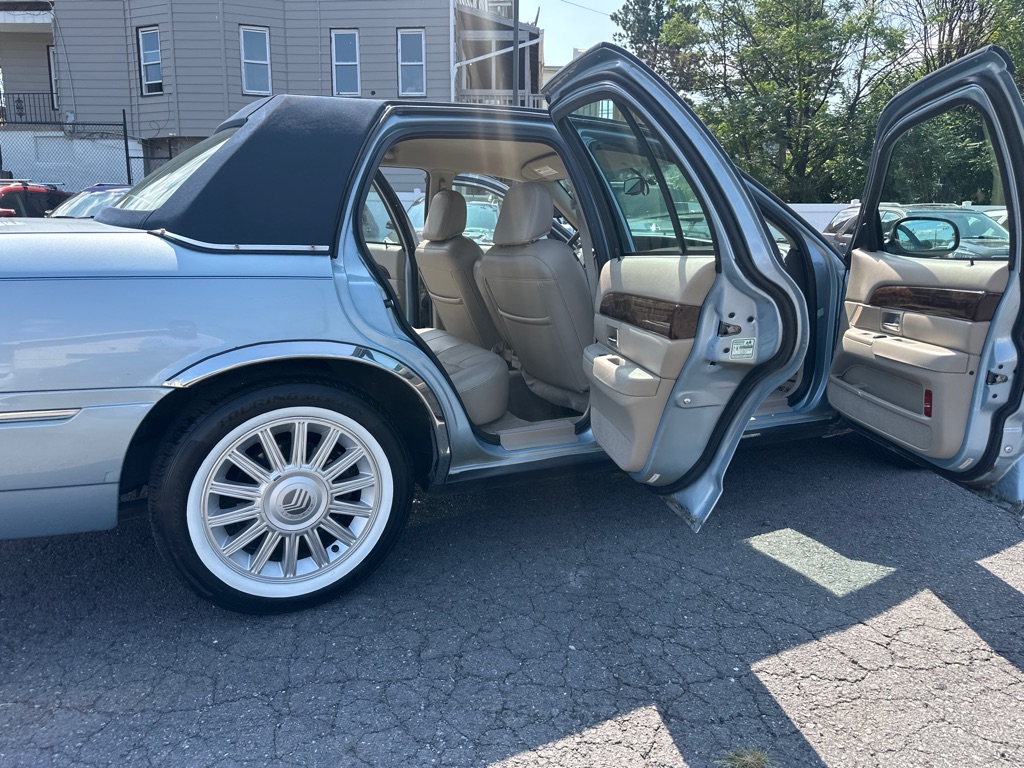 Photo 24 of this MERCURY GRAND MARQUIS