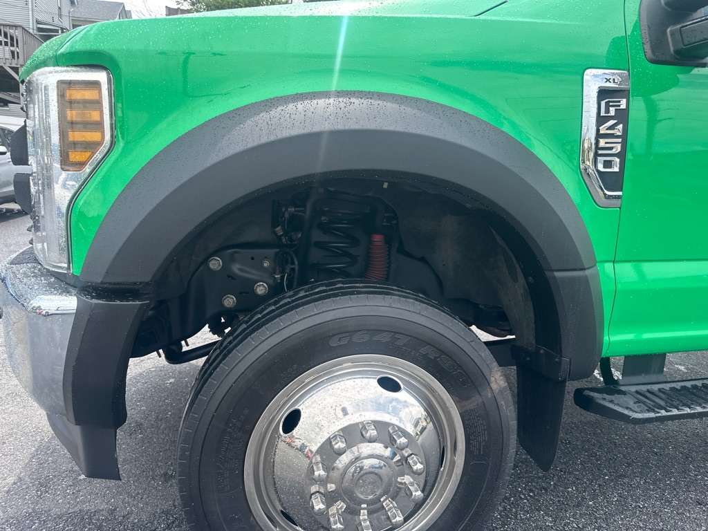 Photo 67 of this FORD F-450 STAKE 4X4