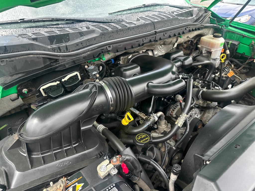 Photo 52 of this FORD F-450 STAKE 4X4