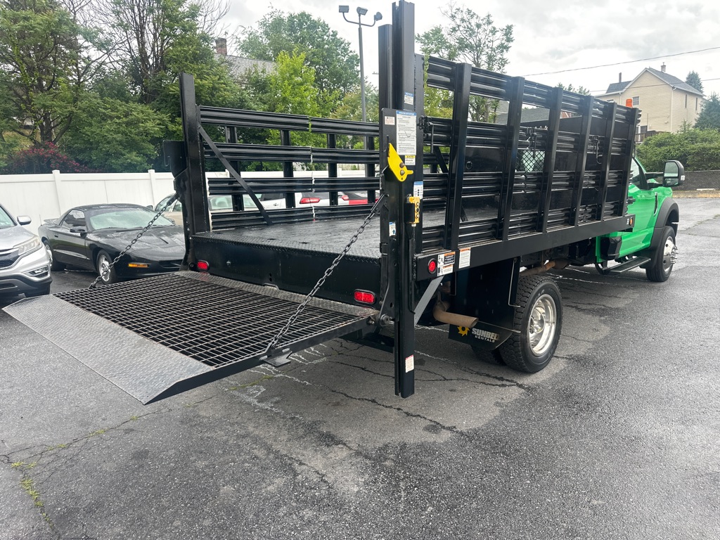Photo 11 of this FORD F-450 STAKE 4X4