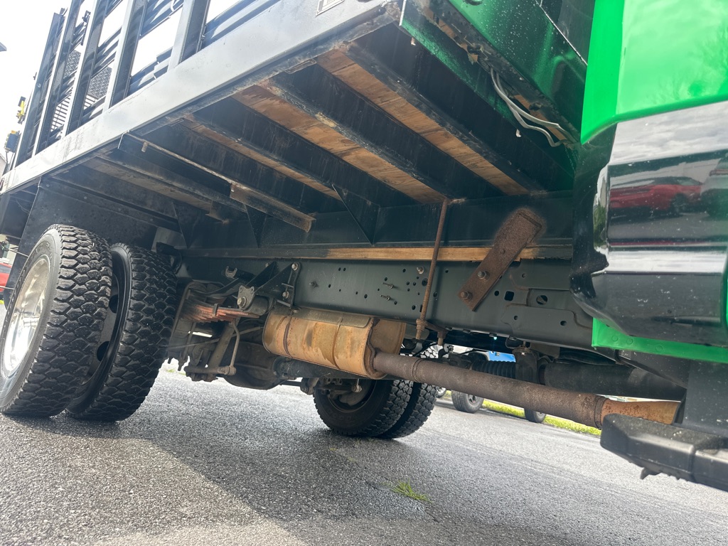 Photo 61 of this FORD F-450 STAKE 4X4