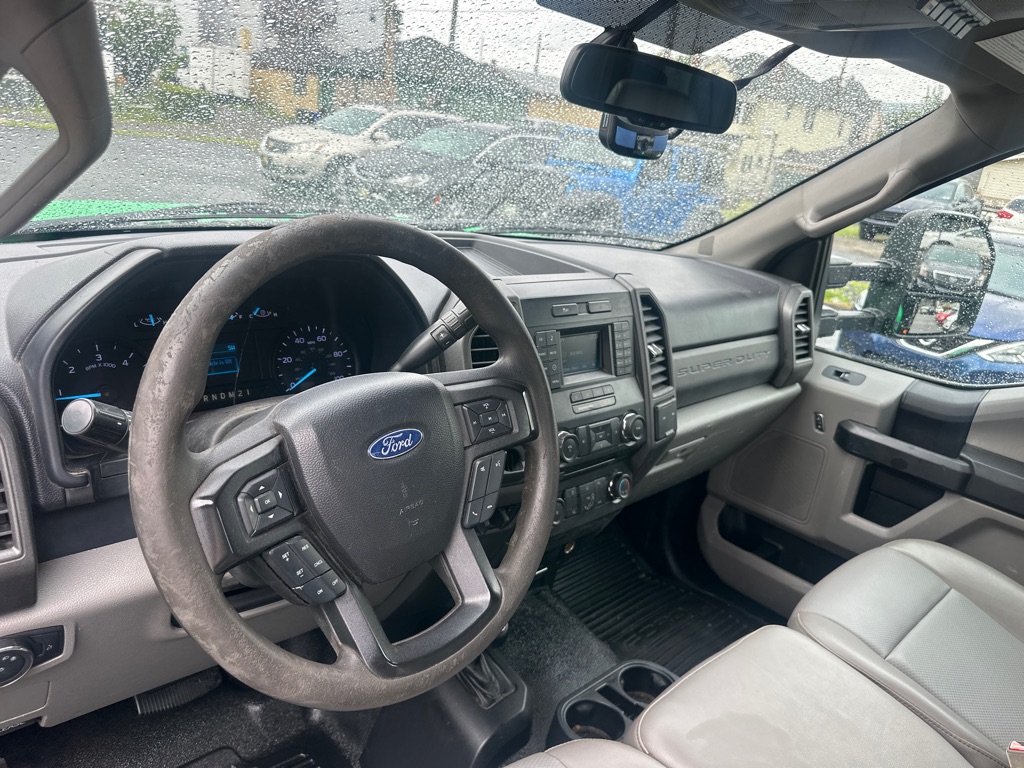 Photo 27 of this FORD F-450 STAKE 4X4