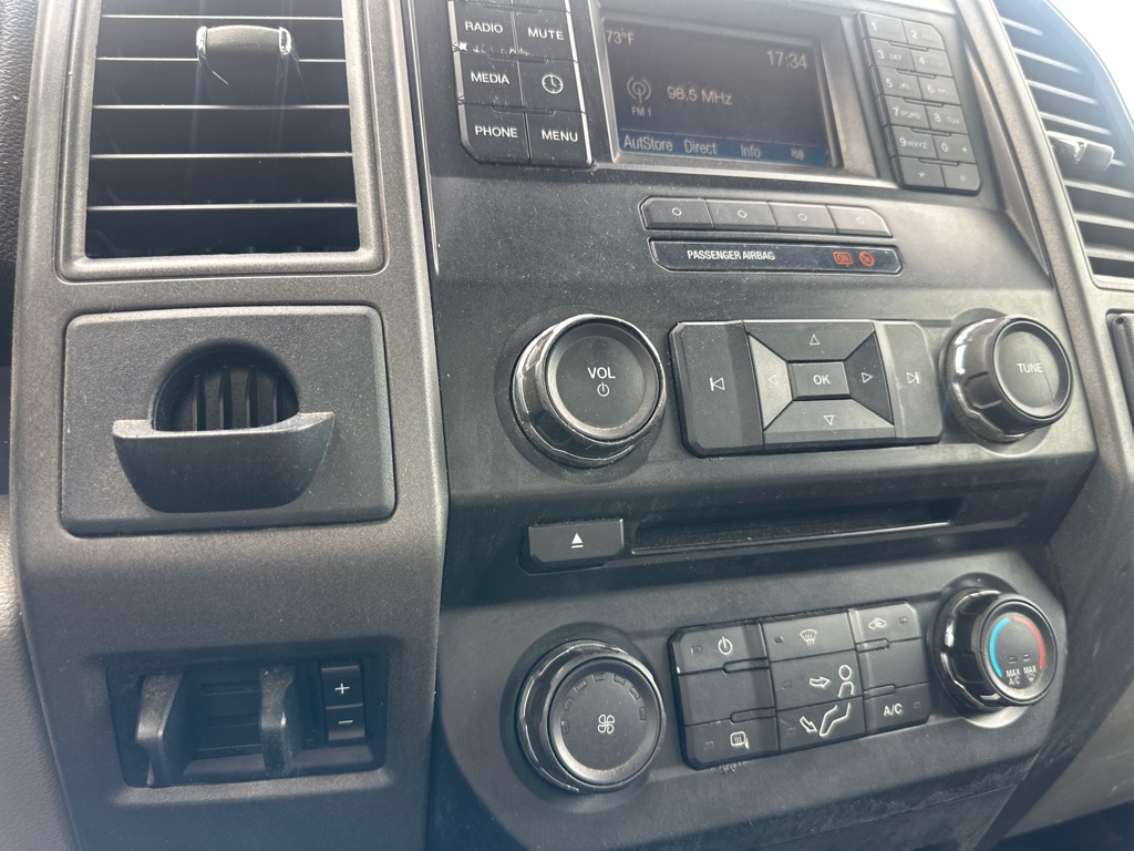 Photo 39 of this FORD F-450 STAKE 4X4