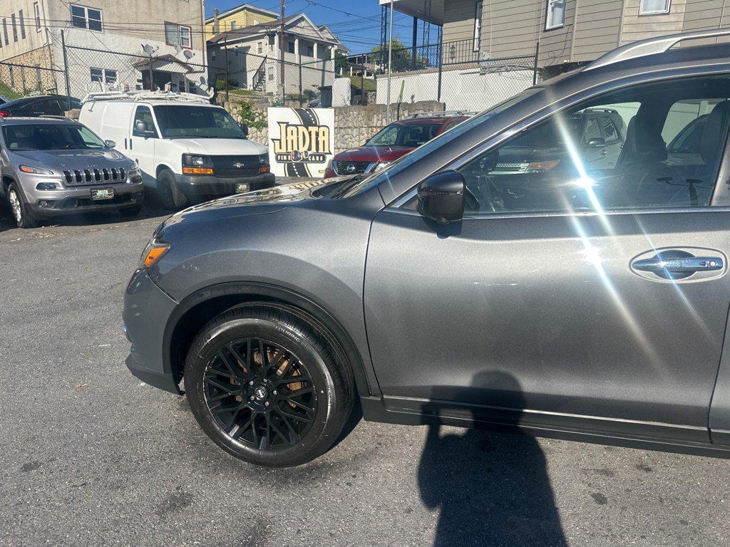 Photo 5 of this NISSAN ROGUE SL