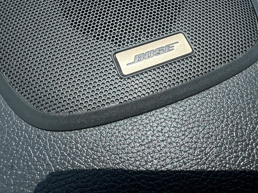 Photo 10 of this NISSAN ROGUE SL