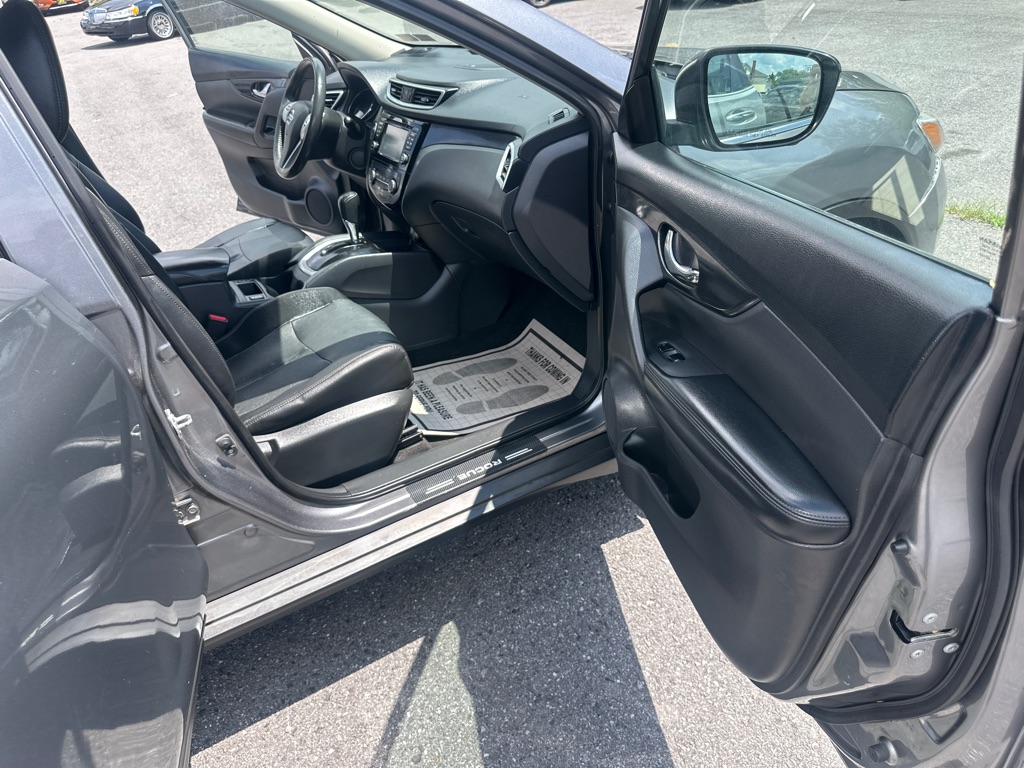 Photo 29 of this NISSAN ROGUE SL