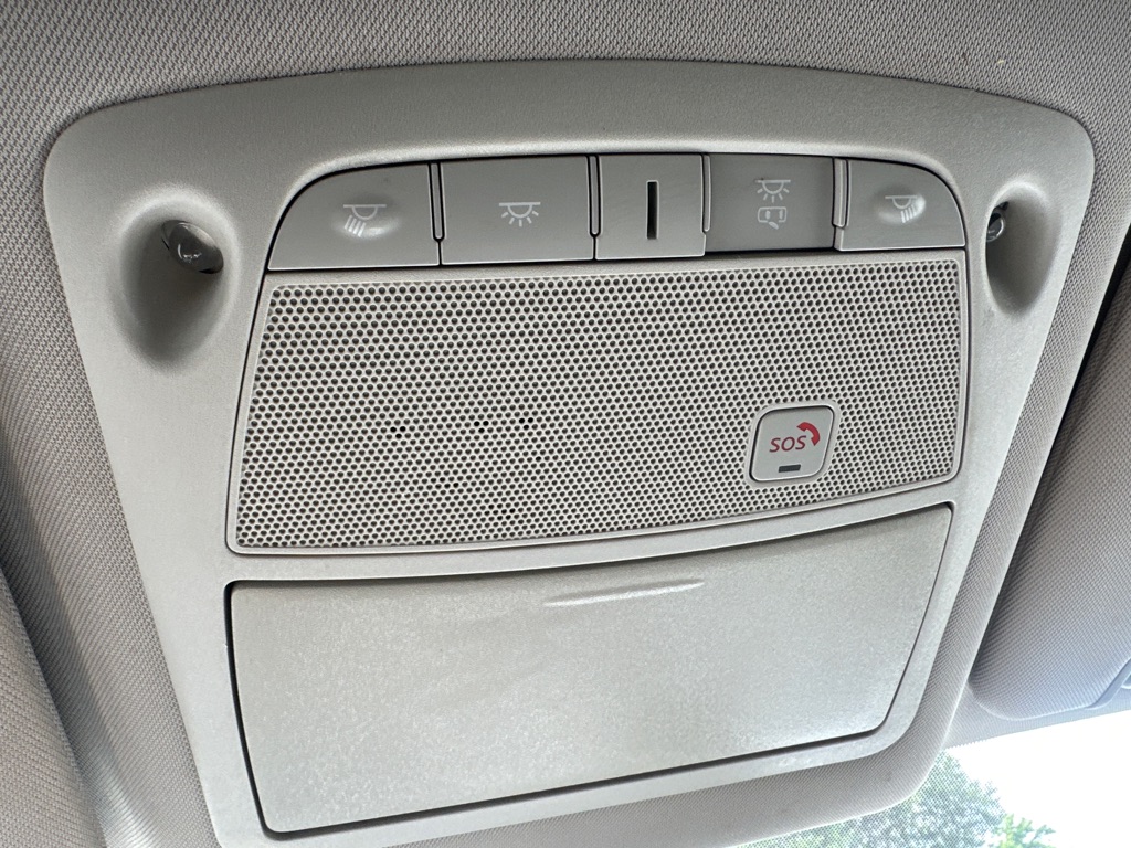 Photo 19 of this NISSAN ROGUE SL