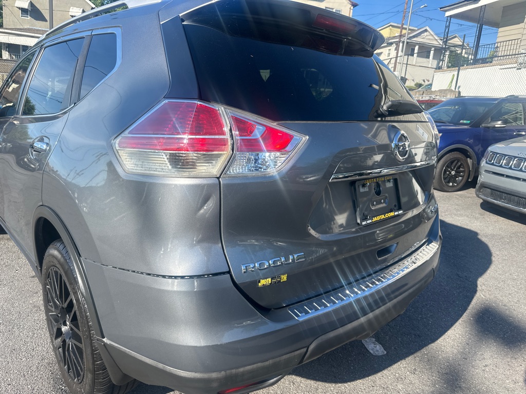 Photo 4 of this NISSAN ROGUE SL