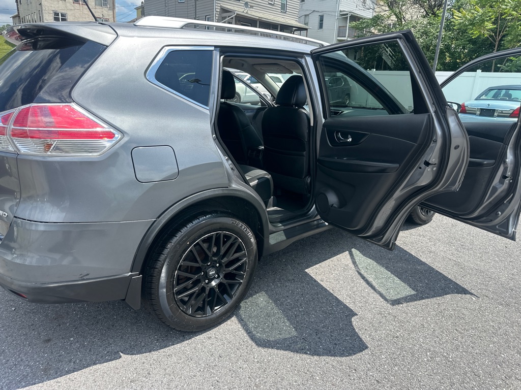 Photo 35 of this NISSAN ROGUE SL