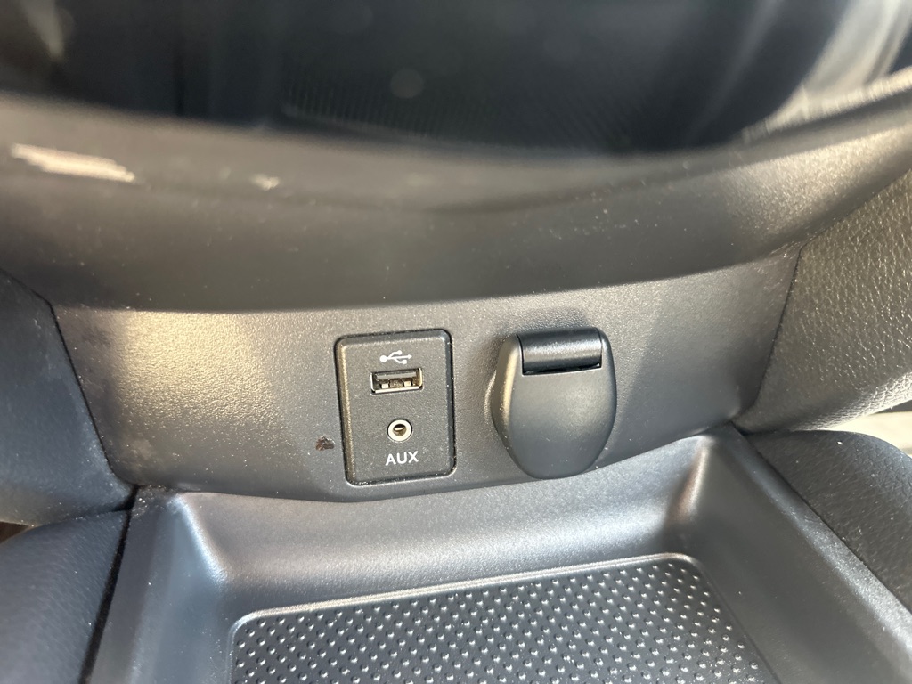 Photo 16 of this NISSAN ROGUE SL
