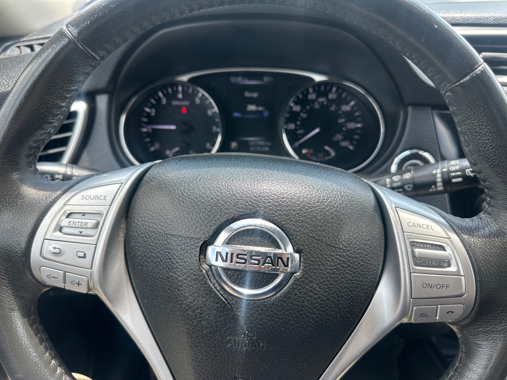 Photo 12 of this NISSAN ROGUE SL