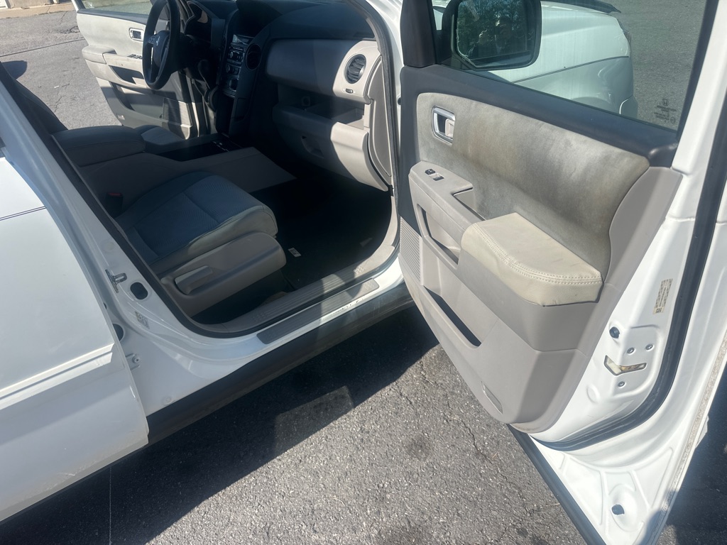 Photo 27 of this HONDA PILOT