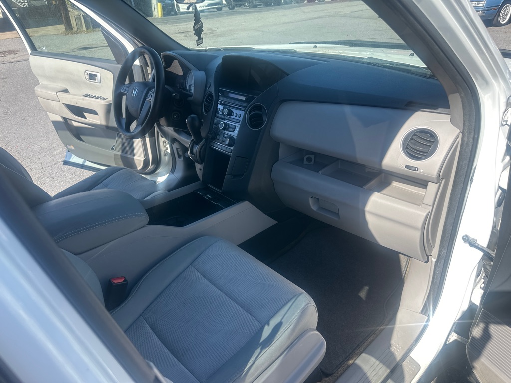 Photo 30 of this HONDA PILOT