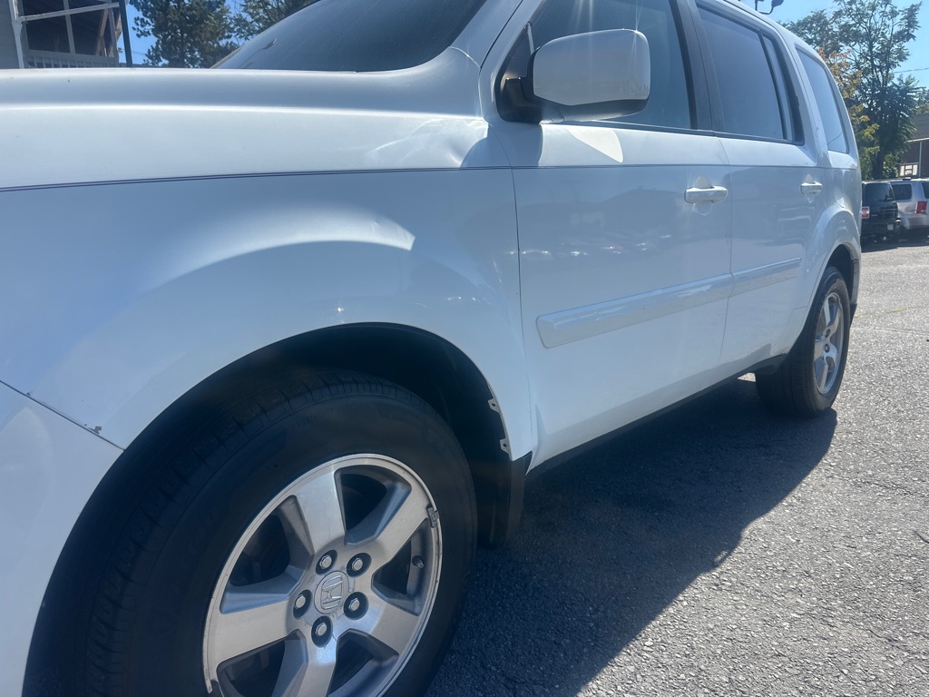 Photo 14 of this HONDA PILOT