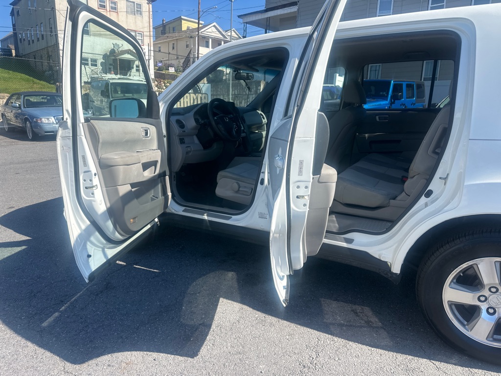Photo 15 of this HONDA PILOT