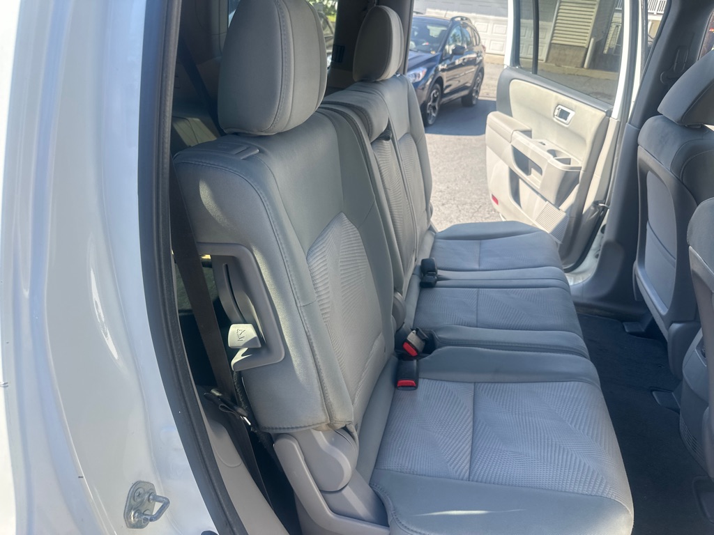 Photo 24 of this HONDA PILOT