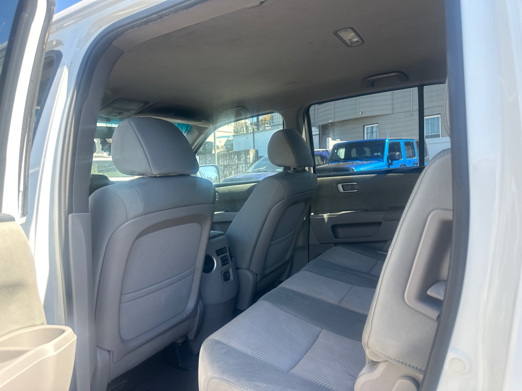Photo 17 of this HONDA PILOT