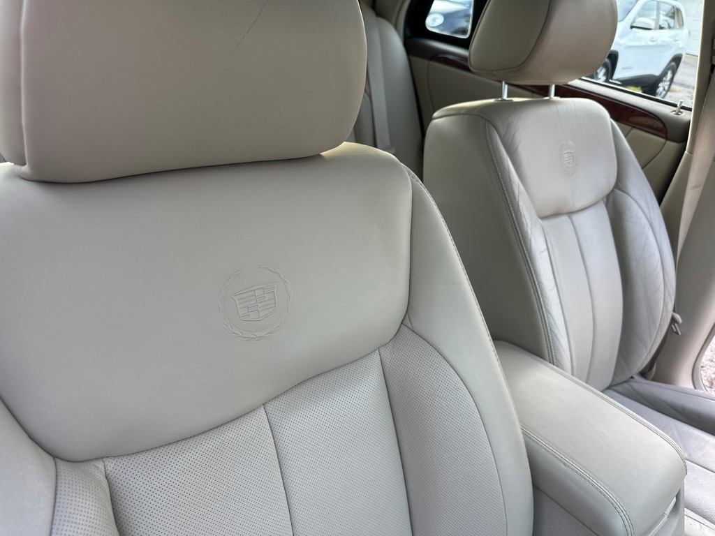 Photo 31 of this CADILLAC DTS