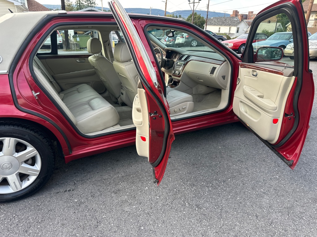 Photo 22 of this CADILLAC DTS