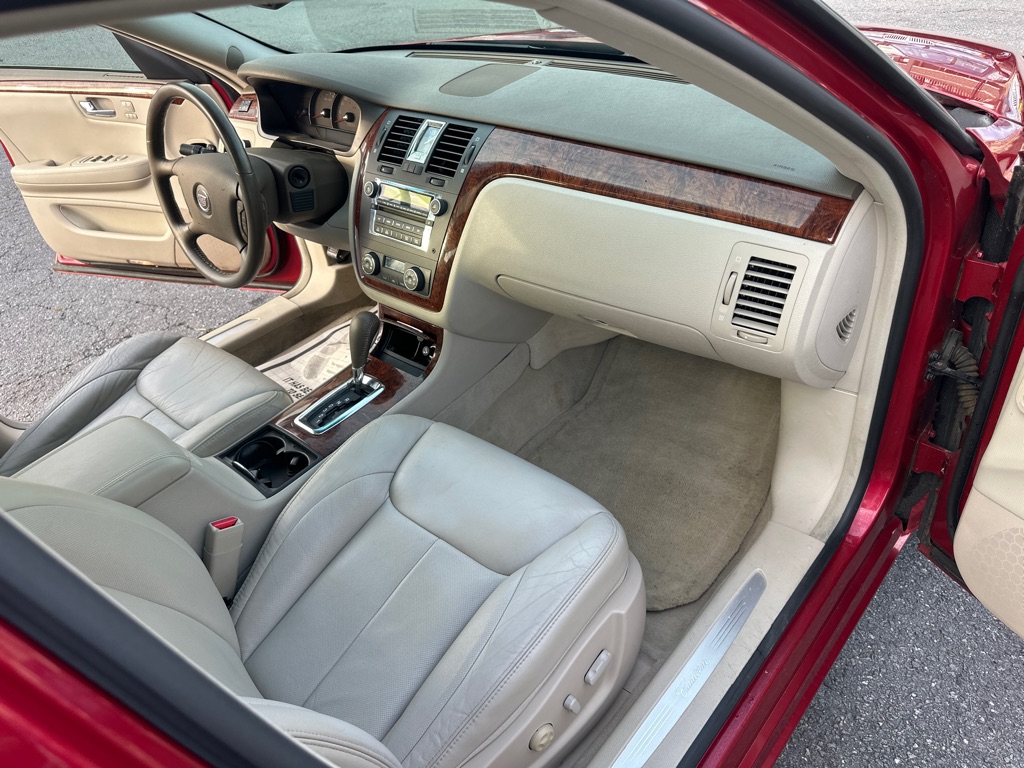 Photo 32 of this CADILLAC DTS