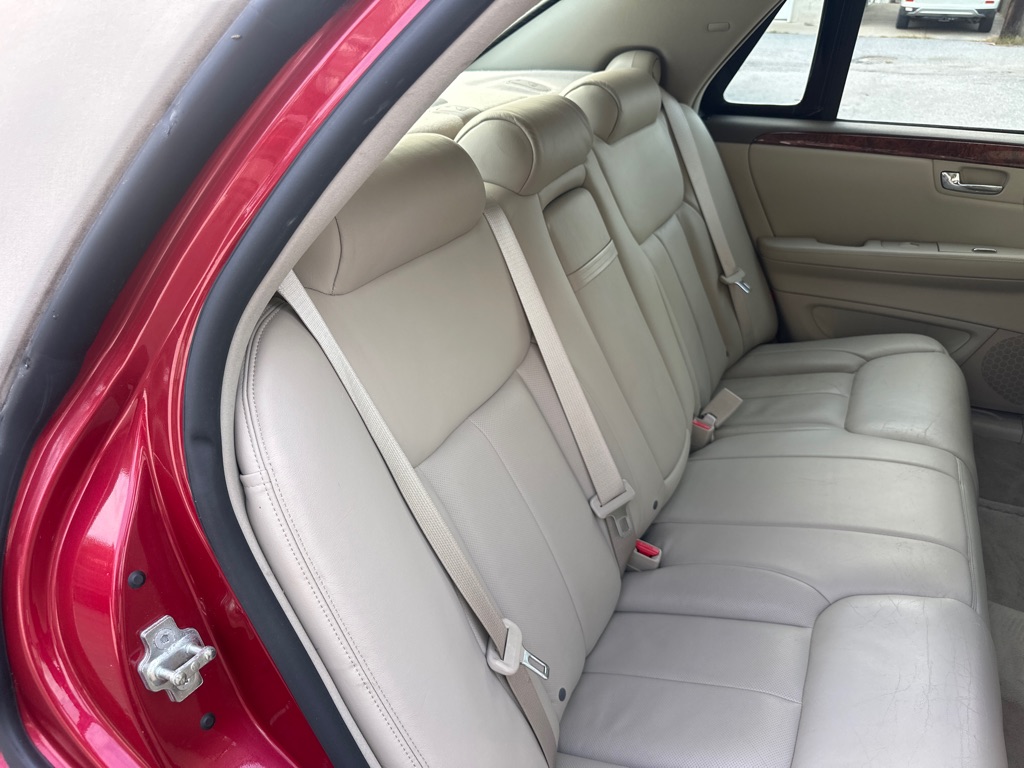 Photo 25 of this CADILLAC DTS