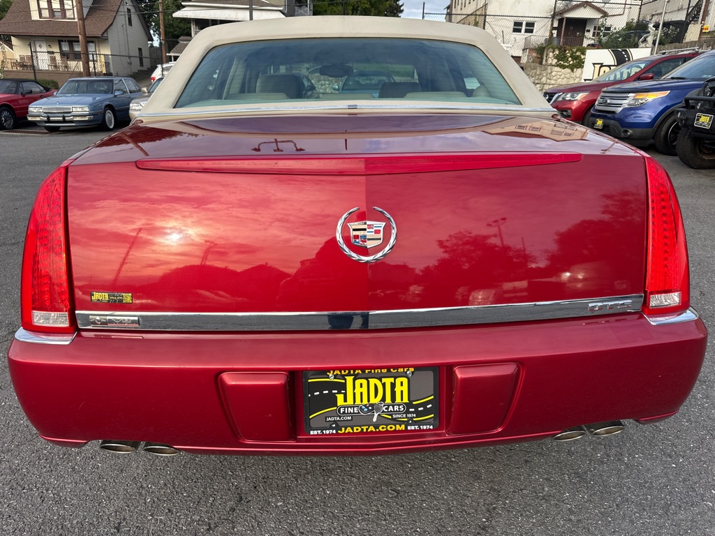 Photo 5 of this CADILLAC DTS