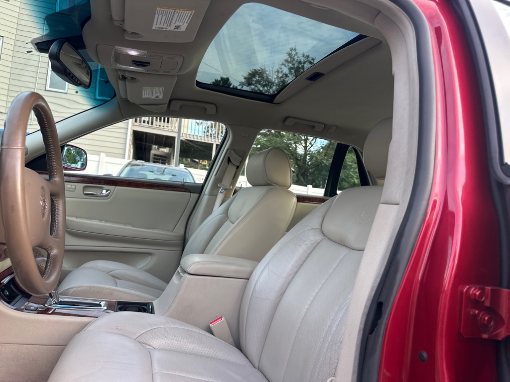 Photo 16 of this CADILLAC DTS