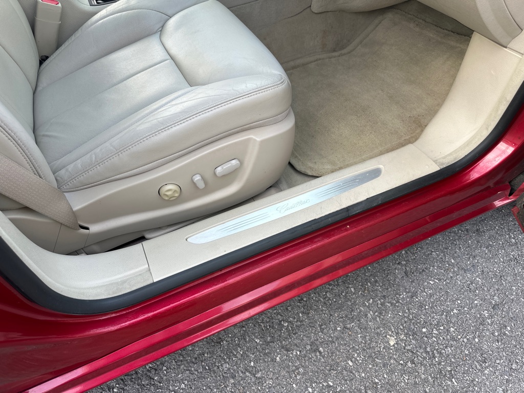 Photo 33 of this CADILLAC DTS