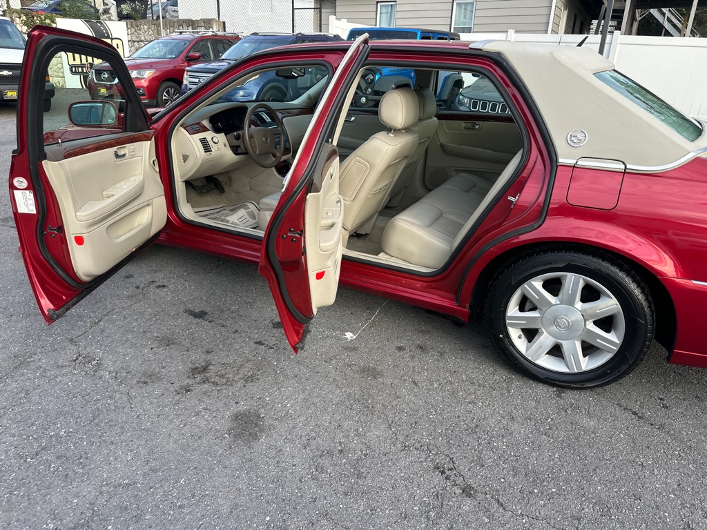 Photo 9 of this CADILLAC DTS