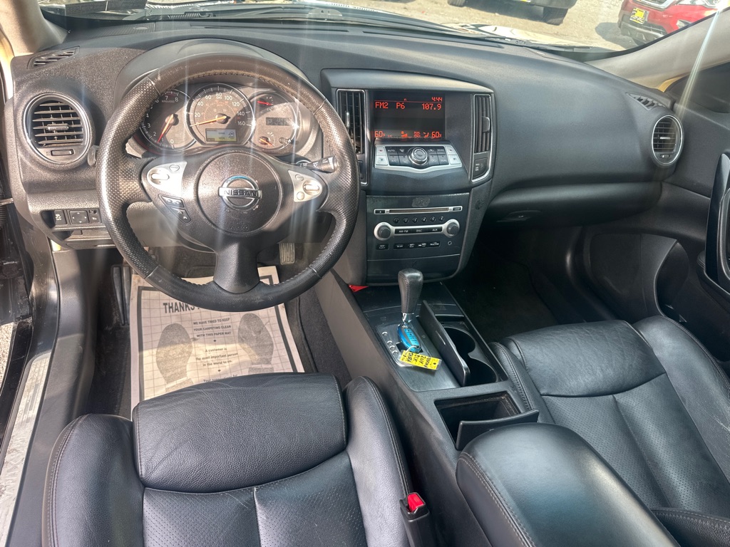 Photo 14 of this NISSAN MAXIMA