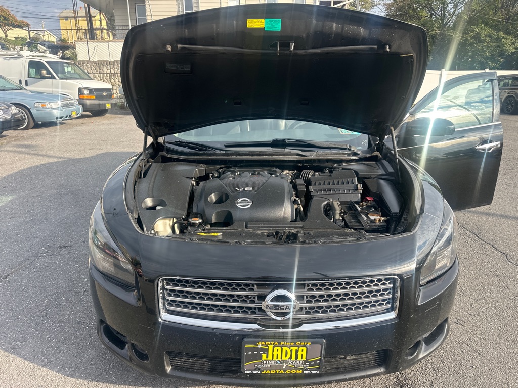 Photo 40 of this NISSAN MAXIMA