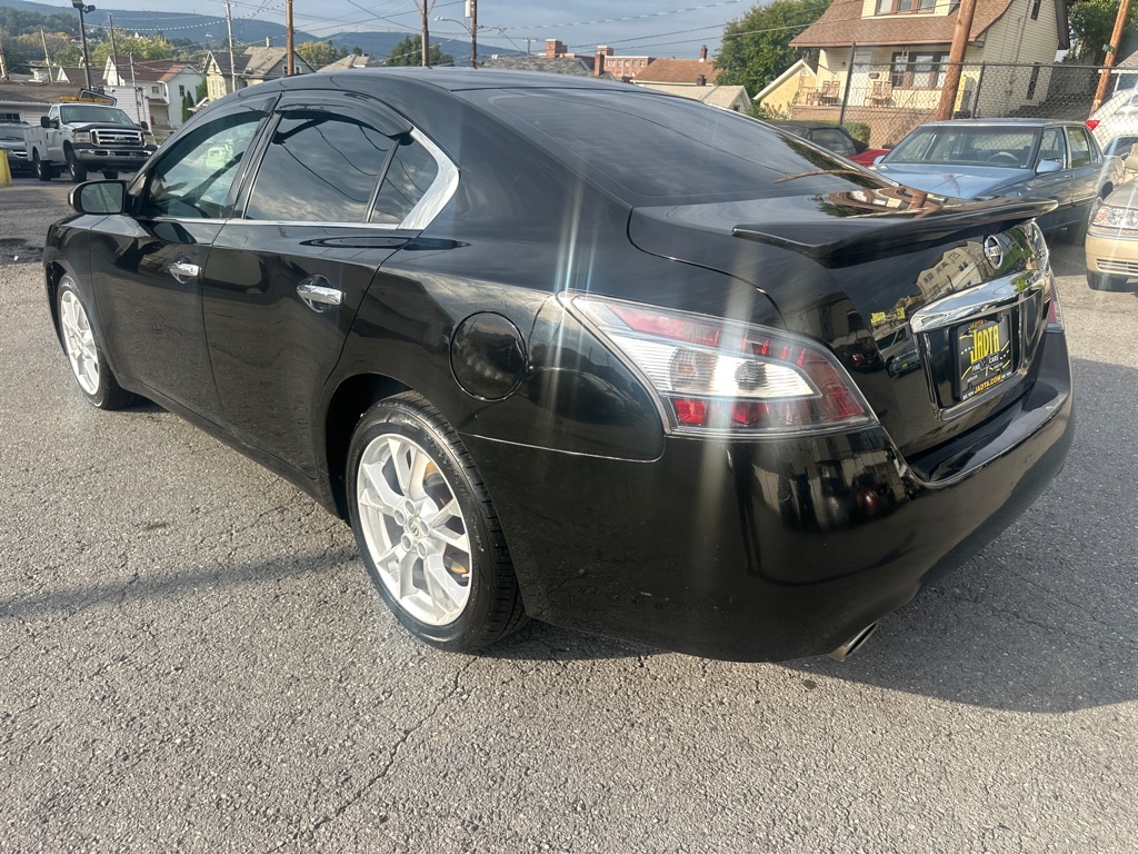 Photo 38 of this NISSAN MAXIMA